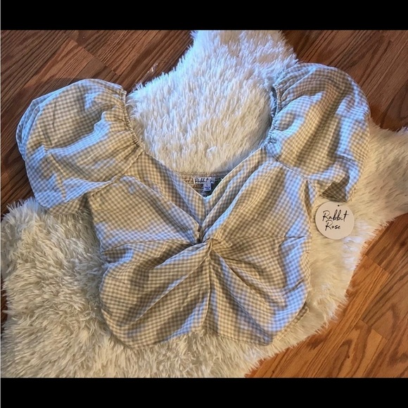 Puff Sleeve Crop Top - Picture 1 of 6